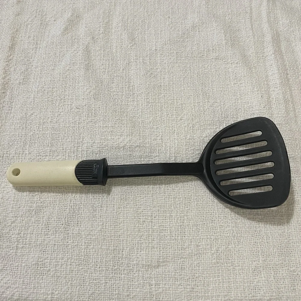 Vintage‎ Ecko Slotted Wide Turner Spatula White Handle Black Nylon Flipper